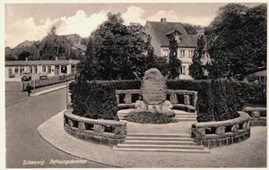AK SCHLESWIG Befreiungsdenkmal, Straße 1939 - Bild 1 von 1