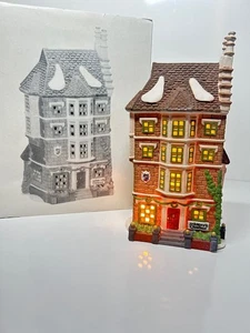Department 56 Dickens Village Series "Nephew Fred's Flat" Dept Heritage #5557-3 - Imagen 1 de 12