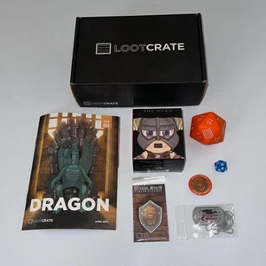 Dragon Loot Crate 2014 Promo Box Modellino Elder Scrolls Nord, etichetta cane, spilla altro! - Foto 1 di 5