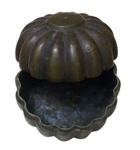 Brass Hand Hammer Mughal Beautiful Designed Multi Purpose Box / Paandan.Antique - Picture 1 of 12