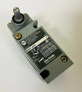 ALLEN BRADLEY 802T-A1P SER J LIMITATORE SWITCH CON TESTA 40146-747-64 - Foto 1 di 3