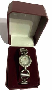 Reloj Pulsera Swiss City Damas Gemas Redondas Tono Plateado Con Caja de Colección - Imagen 1 de 5