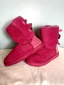 UGG Australia Stiefel Damen 8 Pink Bailey Bow Exotic Scale Tropical Sunset 1007526 - Bild 1 von 9