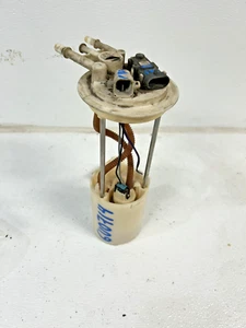 2002-2004 Isuzu Rodeo 4DR 3.2L fuel gas pump w sending unit level float sender - Picture 1 of 6