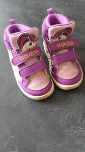 "adidas-neo"Kinder-Sneaker, Gr. 22, lila-rosa, Einhornmotiv, Klettverschluß