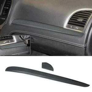 Tablero de instrumentos de consola de fibra de carbono cubierta a rayas para Chrysler 300 2015+ - Imagen 1 de 7