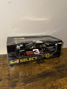 Dale Earnhardt 1:24 Scale Authentic Die-Cast  Limited Edition Revell Select 2002 - Picture 1 of 5