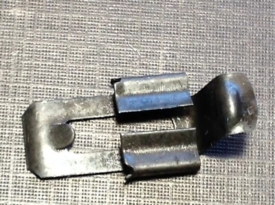 1 pieza NORS 1961-1964 Corvair 1961-1963 F85 cerradura puerta delantera clip de resorte 5711576 Foto 1 de 4