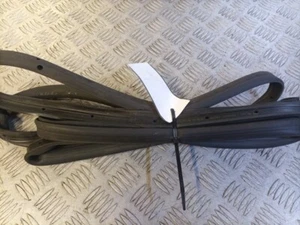 VAUXHALL ASTRA J 09-15 5DR AROUND DR SEAL (ON DOOR) REAR DRIVERS SIDE 522426761 - Picture 1 of 2