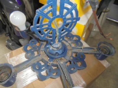 ANTIGUA ARAÑA GÓTICA AÑOS 30 PURITANA 5 LUCES (HIERRO FUNDIDO TODO ORIGINAL) Foto 1 de 4