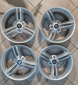 Cerchi In lega Smart Spikeline 16 Pollici  - Foto 1 di 1