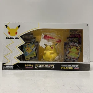 Coffret Pokémon TCG Célébrations Figurine Premium Collection Pikachu VMAX - Photo 1/8