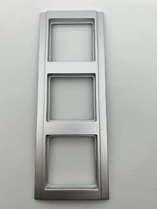 Marco de 3 velocidades Jung A583AL para interruptor pulsador enchufe A500 plata aluminio - Imagen 1 de 2