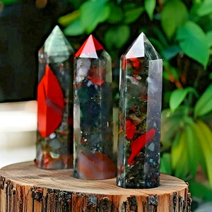 Piedra de sangre africana natural punta de torre de cristal curativo obelisco Reiki decoración de roca - Imagen 1 de 4
