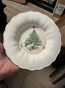 7” Mikasa Ivory Holiday/Christmas Spirit, quilted textured wide rim - Picture 1 of 3