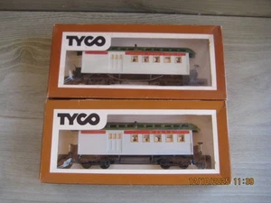 tyco Model Railways 2 BOGIE PASSENGER COACHES TYCO style couplings - Picture 1 of 2
