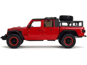 2020 Jeep Gladiator Rubicon Pickup Truck Red with Black Top and Extra Wheels "Ju - Picture 1 of 5
