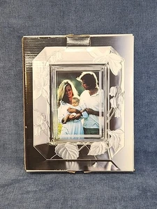 Studio Nova Spring Love Milchglas 5" x 7" Fotorahmen Japan NEU Neu im Karton u-4D - Bild 1 von 2