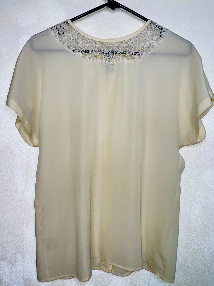 Blusa branca vintage San Andre 1993 feminina tamanho 8 manga curta botão para cima nas costas - Imagem 1 de 4