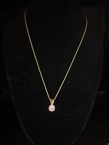 Beautiful Stylish Gold Neckless with Dimond Pendant. Simple and stunning - Picture 1 of 6