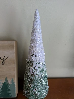 绿色和白色闪亮亮片圣诞树装饰 Tracey Boyd 系列 11.5 — 第 1/4 张图片