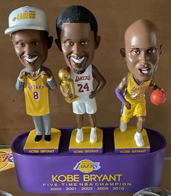 New SGA 2016 Los Angeles LAKERS KOBE BRYANT RETIREMENT BOBBLEHEAD SET with STAND - Image 1 of 2