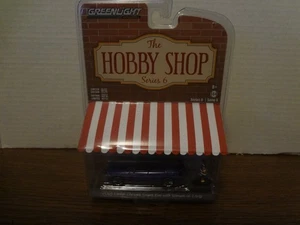 Greenlight Hobby Shop 2013 Dodge Charger Super Bee with Woman in Dress - Bild 1 von 4