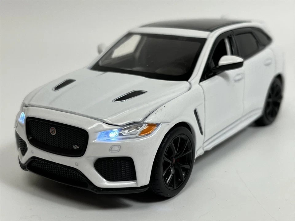 Jaguar F Pace Bianco LHD Luce E Suono 1:32 Scala Tayumo 32110019 - Immagine 1 di 4