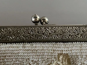 🔴 Borsa EAGLE BRAND metallo e PERLE AUTENTICHE fatta mano interno seta art decò - Picture 1 of 9