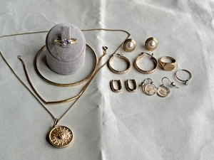 Eine Schmucksammlung aus einer Haushaltsauflösung. Einige Stücke sind punziert. - Bild 1 von 20