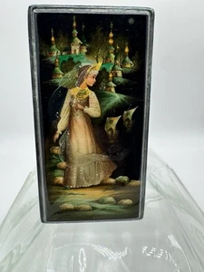 Laca rusa Rusia pintada a mano 4”x2” doncellas y cúpulas sin firmar. - Imagen 1 de 6