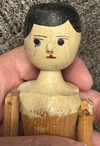 Antike Vintage Holzpuppe Grodnertal seitlich blickende Augen aus dem 19. Jh. - Bild 1 von 11