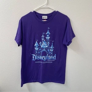 Disney Parks Disneyland Diamond camicia celebrazione viola media - Foto 1 di 5