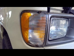 Passenger Corner/Park Light Fits 92-00 FORD E150 VAN 1615356 - Picture 1 of 12