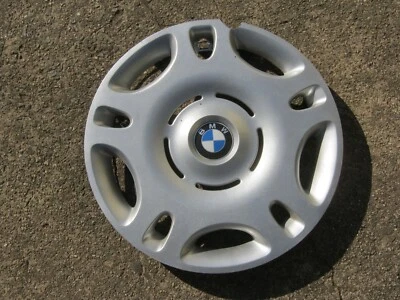 Tapacubos de 15 pulgadas astillados BMW 318i 323i 328i 1997 a 1999 de fábrica Foto 1 de 4