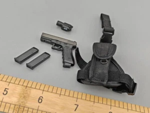 DAMTOYS DAM 78015 1/6 Scale Russian Spetsnaz FSB Alpha Pistol & Holster Model - Picture 1 of 1