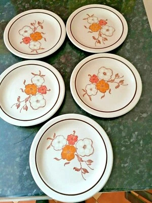 CHURCHILL HOMESPUN STONEWARE 7" PLATES - Image 1 of 2