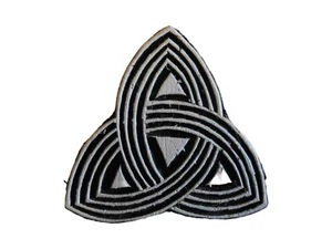 Celtic Trinity Knot 5.4 x 4.8cm Indian Hand Carved Wooden Printing Block Stamp - Picture 1 of 3