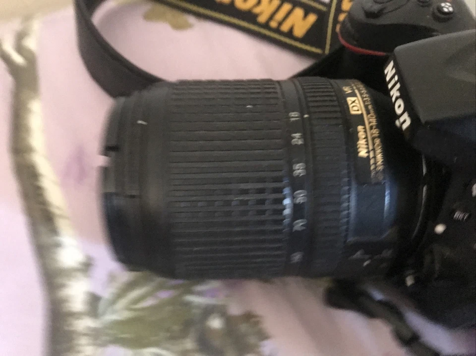Nikon AF-S DX NIKKOR 18-140mm f/3.5-5.6G ED VR Lens 2213 - Image 1 of 1