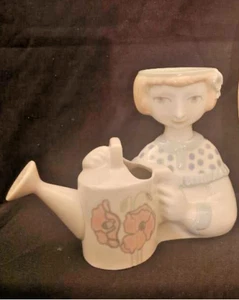 Lladro Vase~ Girl with Watering Can ~ Perfect Condition #11080 1080 VERY RARE - Picture 1 of 6