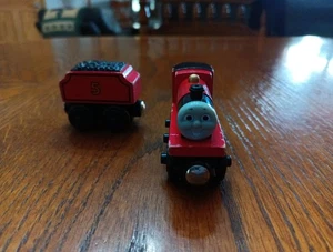 Thomas & Friends Wooden Railway James Train Tank Engine 2003  - Picture 1 of 6