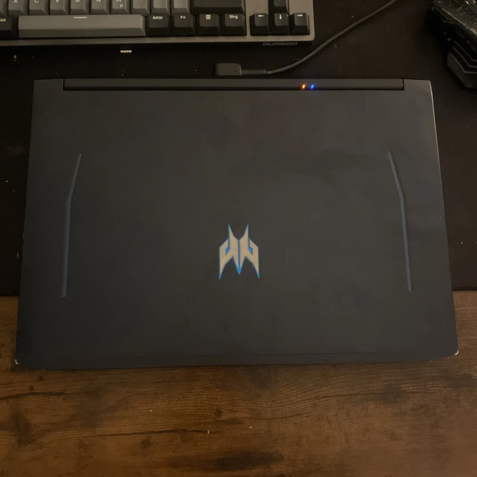 Acer Predator Helios 300 Laptop i7-10750H, RTX 3060, 16GB RAM, 1TB SSD - Bild 1 von 4