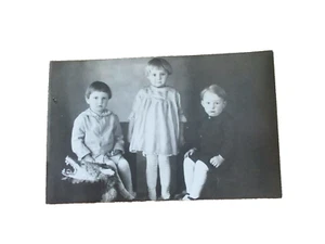 Unposted Postcard Wolf Head with 3 Toddlers Enlarge Photo to see Wolf Head Bette - Picture 1 of 2