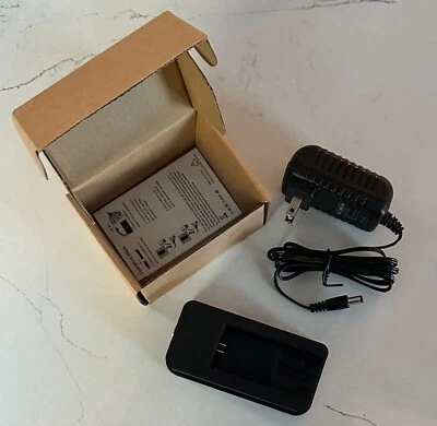 Version 2, Charger for Rolleiflex 6000/ SLX series batteries with NiMH cells - Image 1 of 3