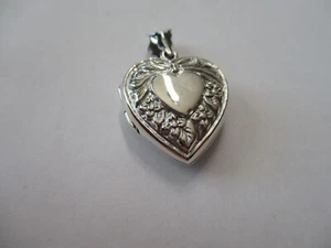 gorgeous Sterling silver pill box/picture heart shape pendant 925 silver - Picture 1 of 4