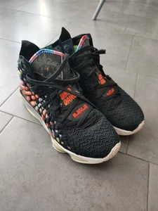 Nike LeBron James Part 17 - Foto 1 di 9
