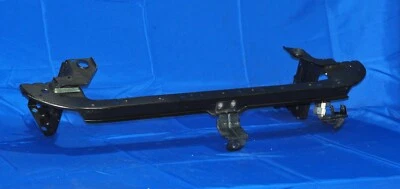 Barra de refuerzo de radiador inferior para parachoques delantero Maserati Quattroporte 2014-2024 OE Foto 1 de 4