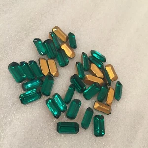 AM989 Vintage Jablonec glass octagons 10x5mm emerald faceted gold foiled (36) - Picture 1 of 1