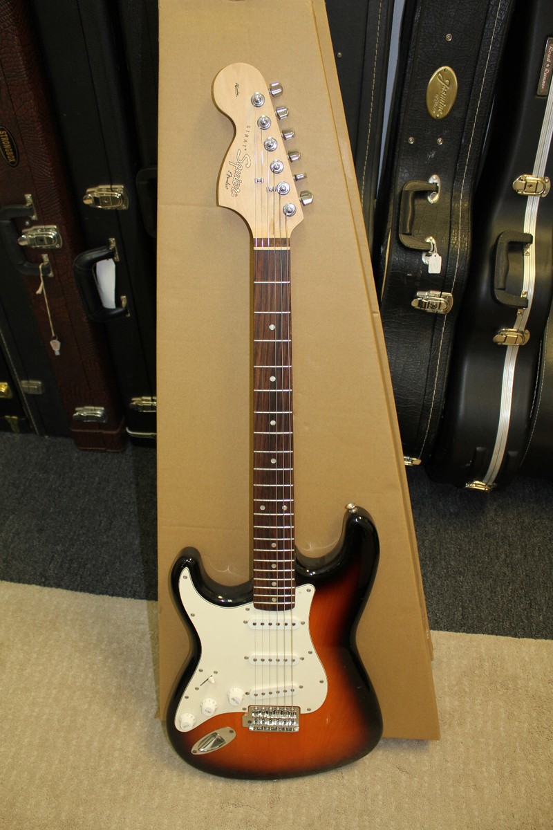 Fender Squier Affinity Strat Left Handed 2015 Sunburst w/Bag