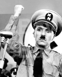 The Great Dictator (1940) Charlie Chaplin 10x8 Photo - Imagen 1 de 1